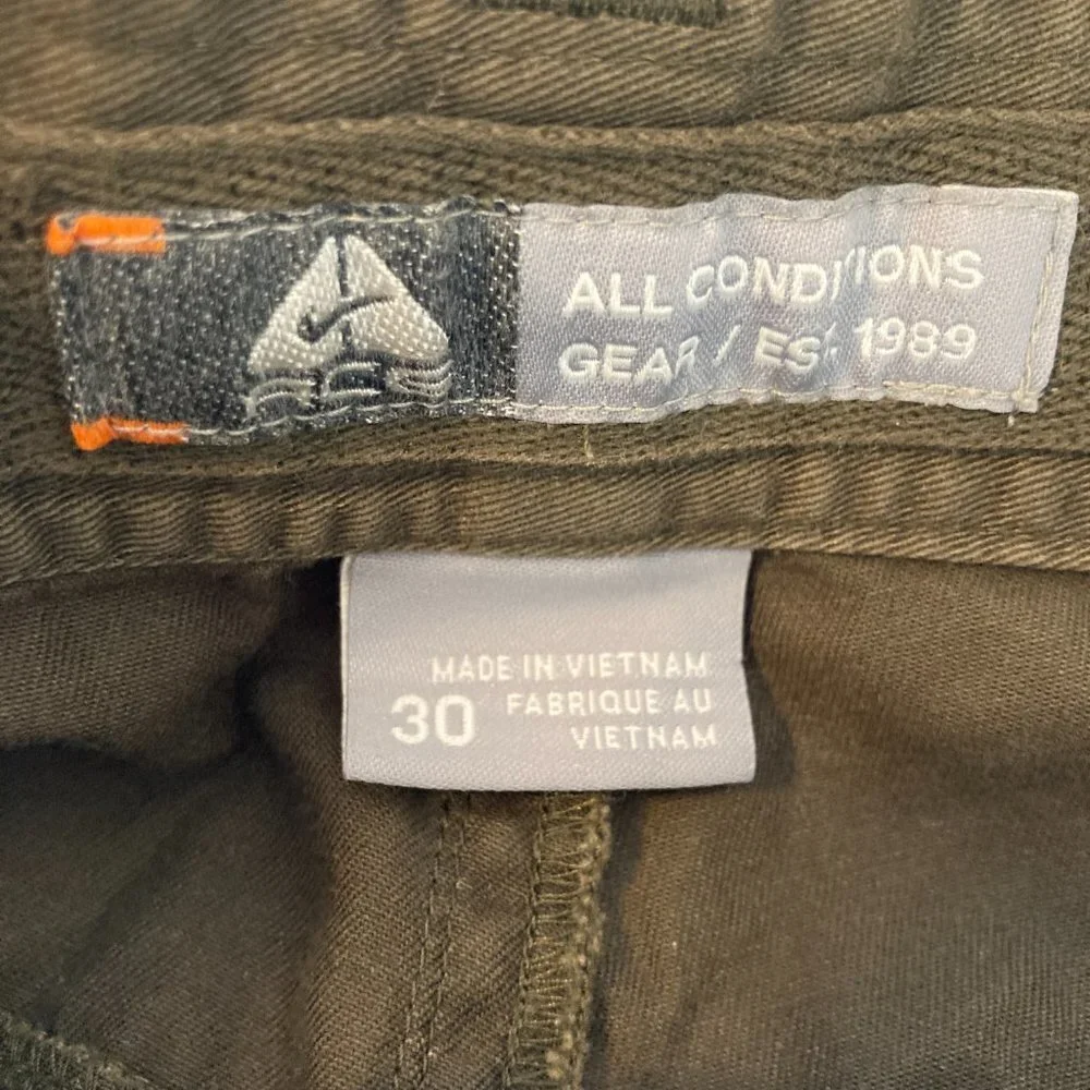 Nike ACG All Conditions Gear Cotton Cargo Shorts Army Green Size 30